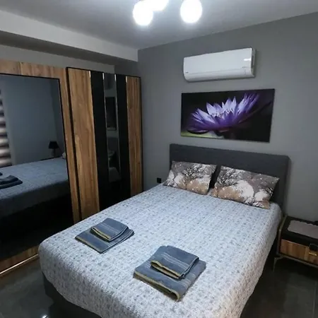 Aura Just 100 Meters To Kleopatra ألانيا