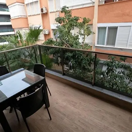 Aura Just 100 Meters To Kleopatra Apartment