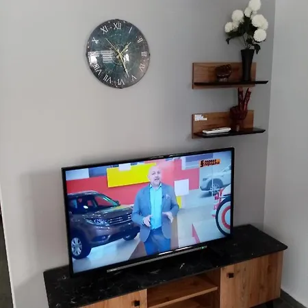 Apartment Aura Just 100 Meters To Kleopatra